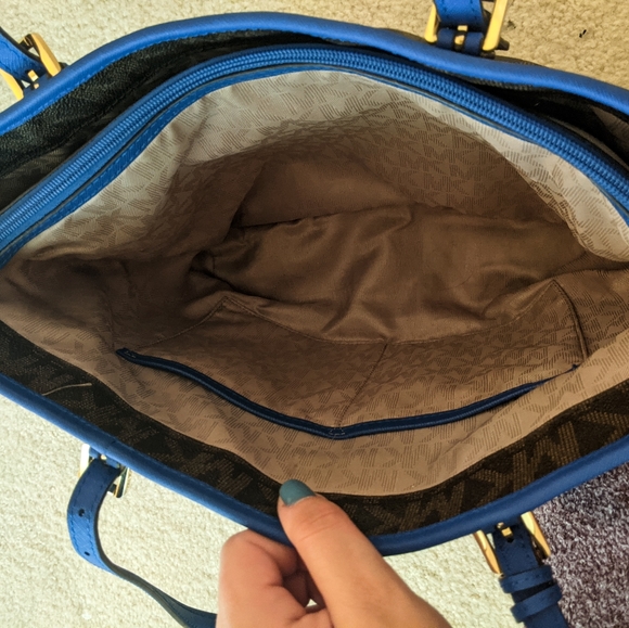 Large Michael Kors Leather Tote - Picture 4 of 5